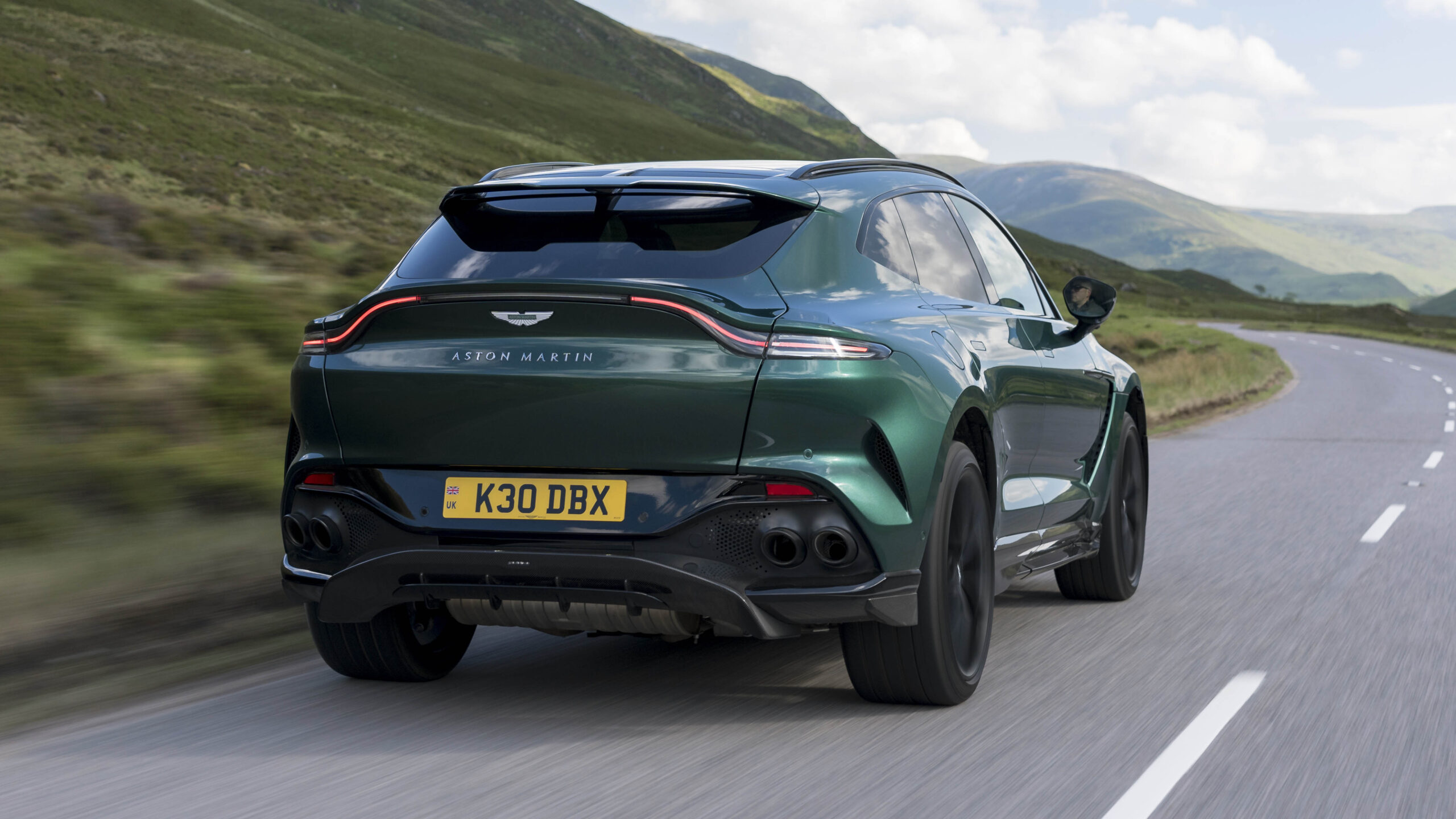 aston martin dbx
