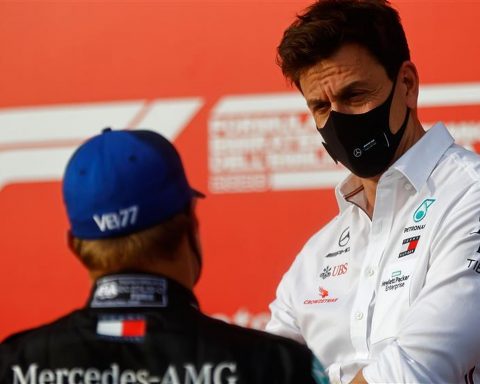 Valtteri Bottas and Toto Wolff - Formula1news.co.uk
